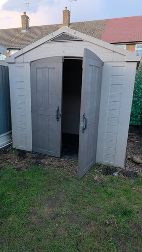 Keter 8x6ft outdoor plastic - 8x6ft,